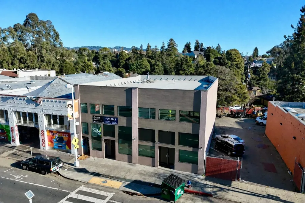 3050 Broadway Oakland CA 94611