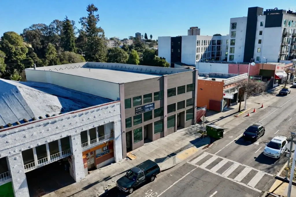 3050 Broadway Oakland CA 94611