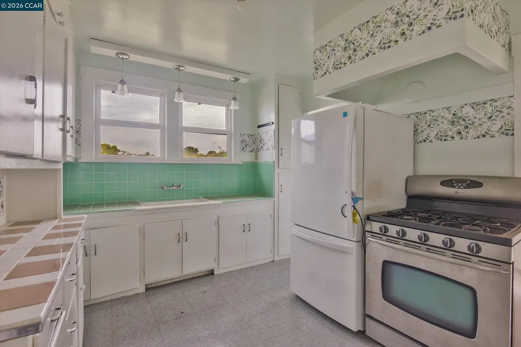 3750 Angelo Avenue Oakland CA 94619