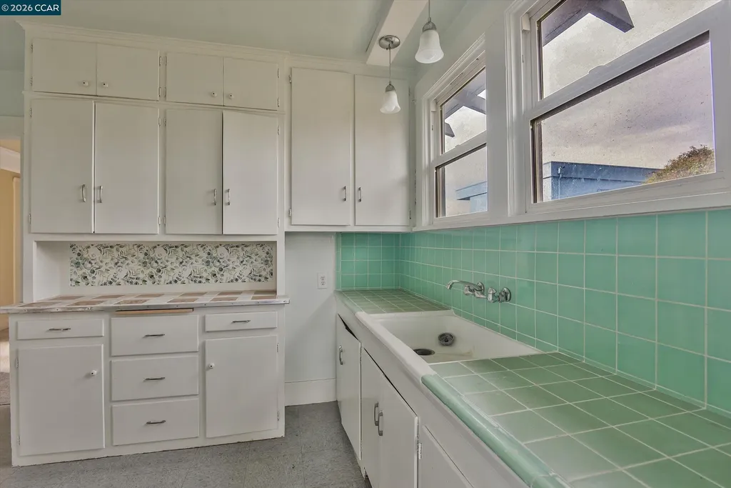 3750 Angelo Avenue Oakland CA 94619