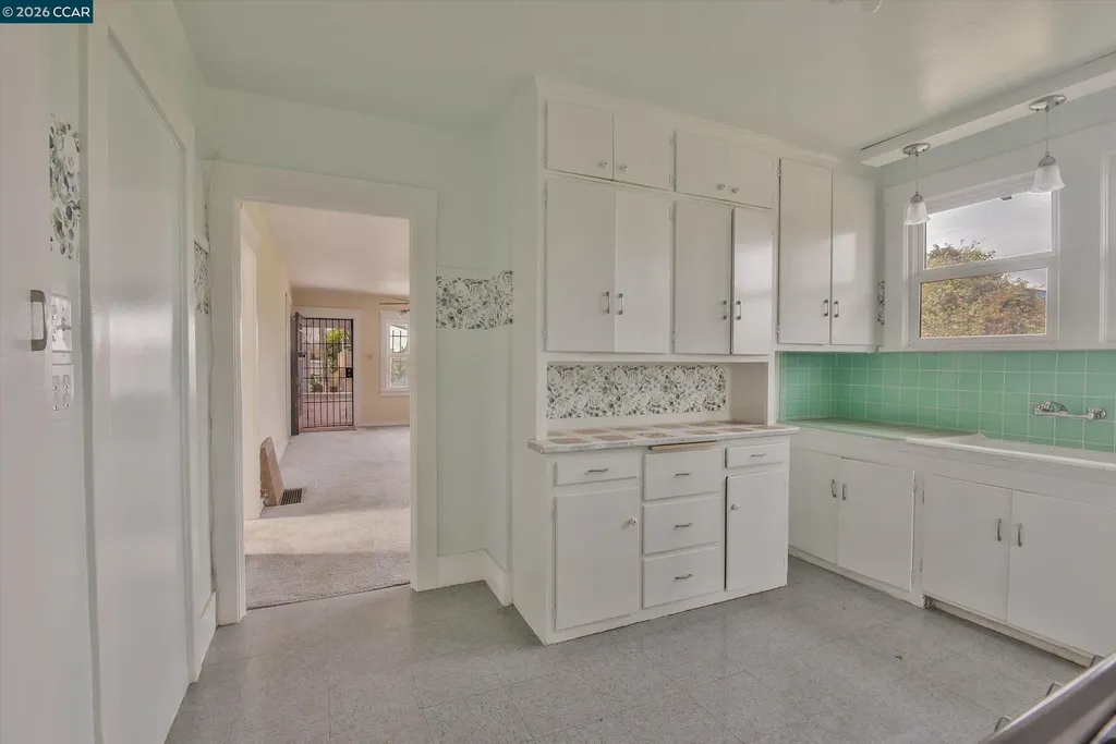 3750 Angelo Avenue Oakland CA 94619