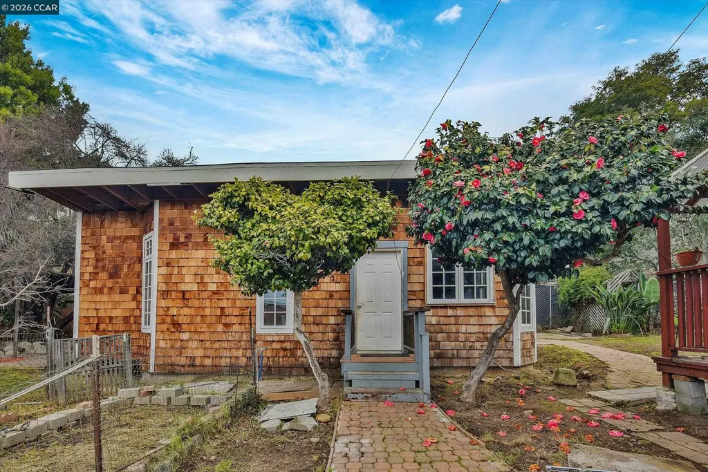 3750 Angelo Avenue Oakland CA 94619