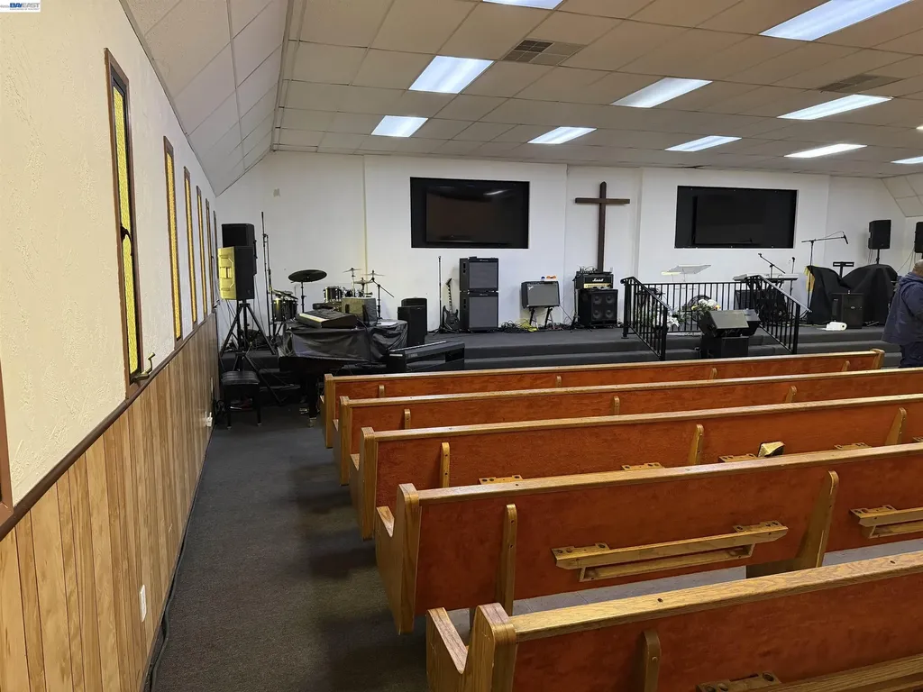 5783 Foothill Boulevard Oakland CA 94605