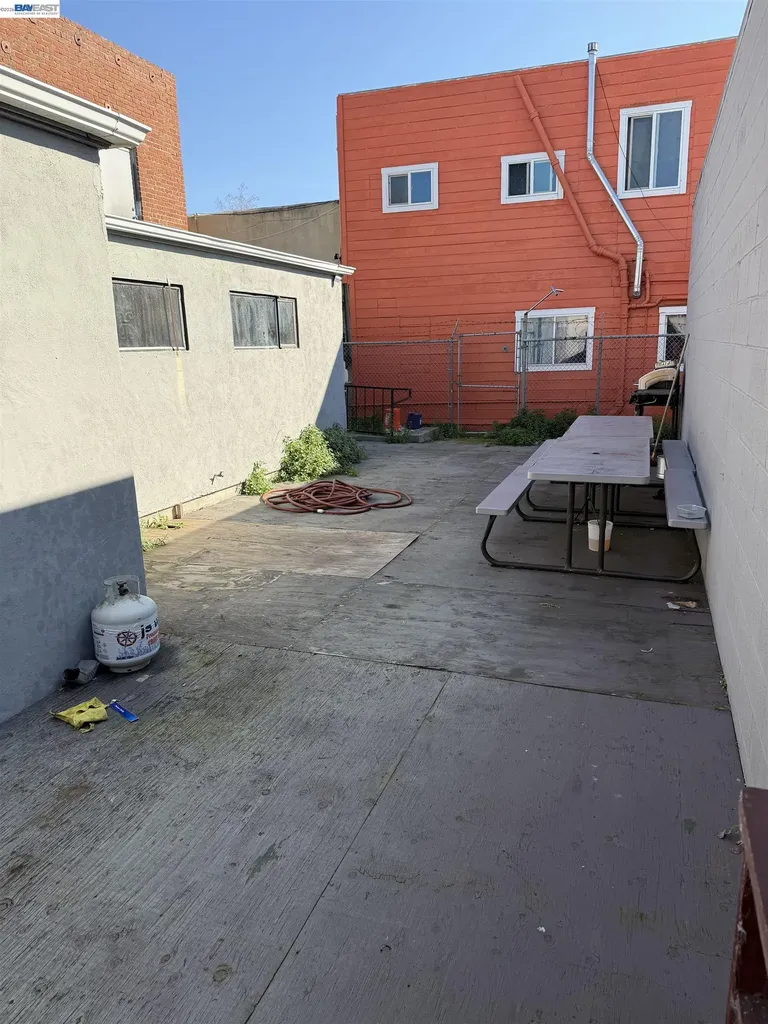 5783 Foothill Boulevard Oakland CA 94605