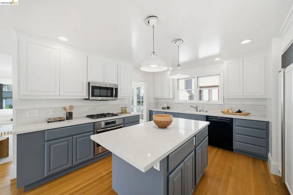 2401 Carleton Street Berkeley CA 94704