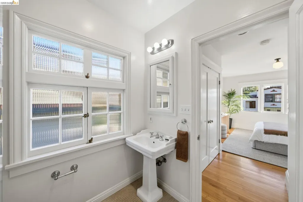 2401 Carleton Street Berkeley CA 94704