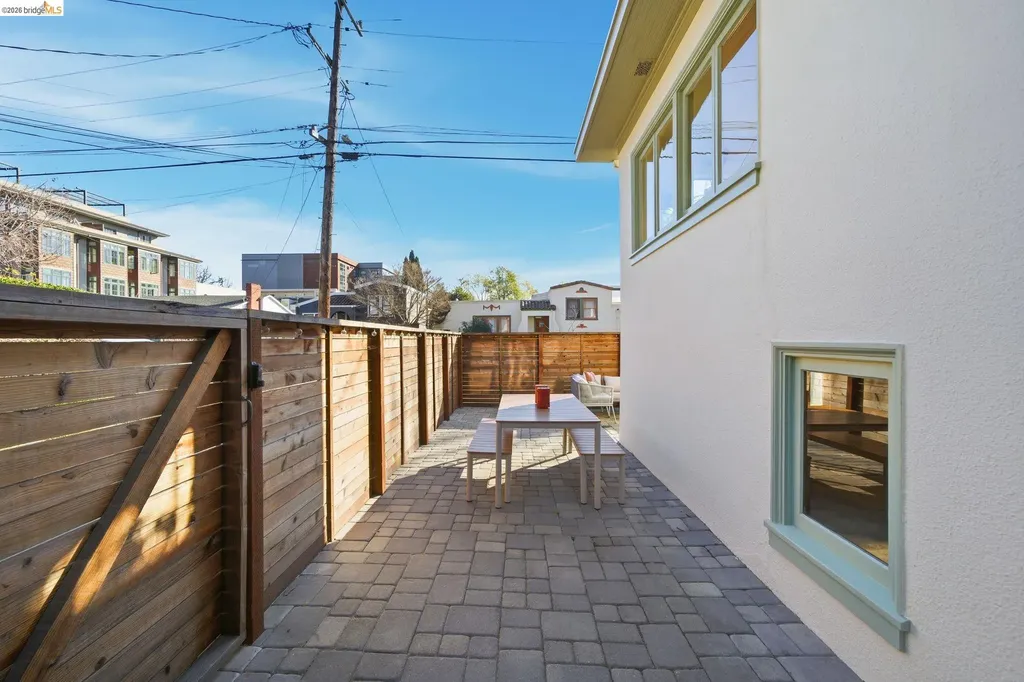 2401 Carleton Street Berkeley CA 94704
