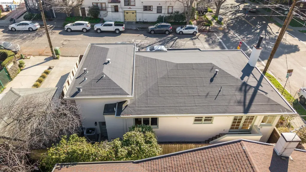 2401 Carleton Street Berkeley CA 94704