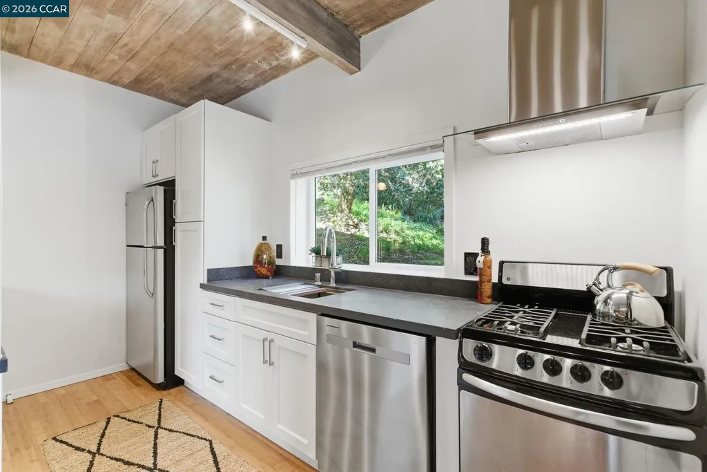 3382 Dwight Way Berkeley CA 94704