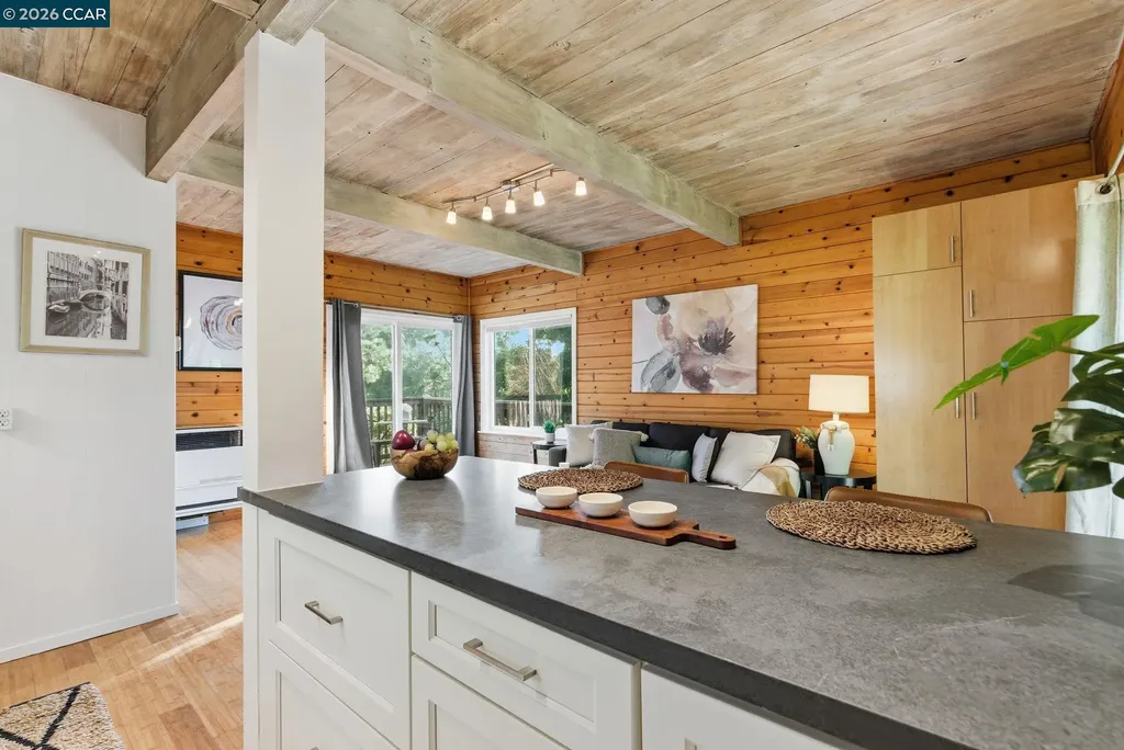 3382 Dwight Way Berkeley CA 94704