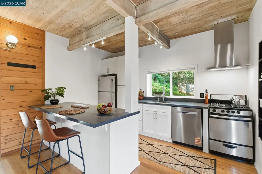 3382 Dwight Way Berkeley CA 94704