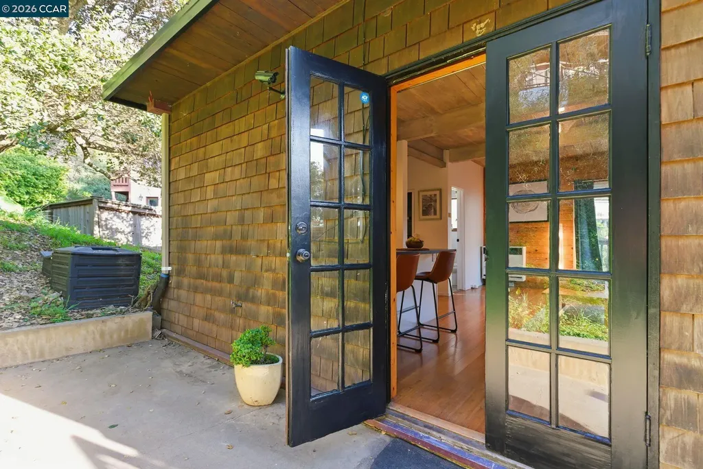 3382 Dwight Way Berkeley CA 94704