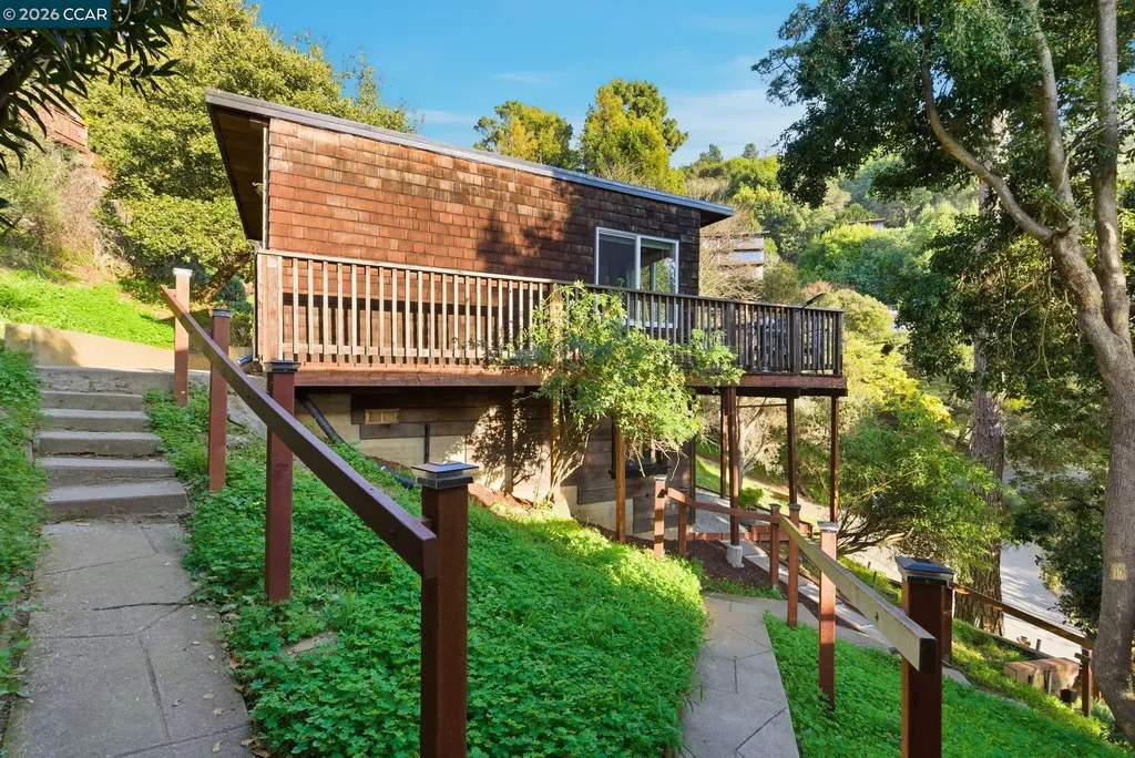 3382 Dwight Way Berkeley CA 94704