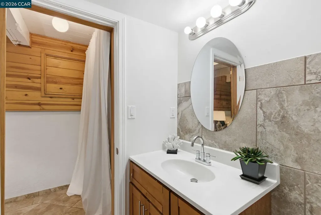 3382 Dwight Way Berkeley CA 94704