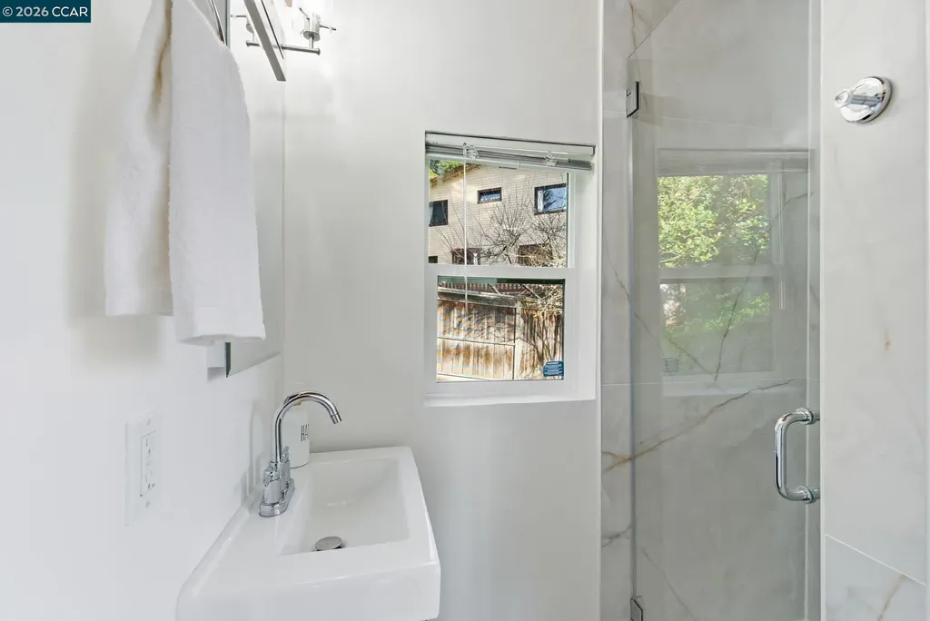 3382 Dwight Way Berkeley CA 94704