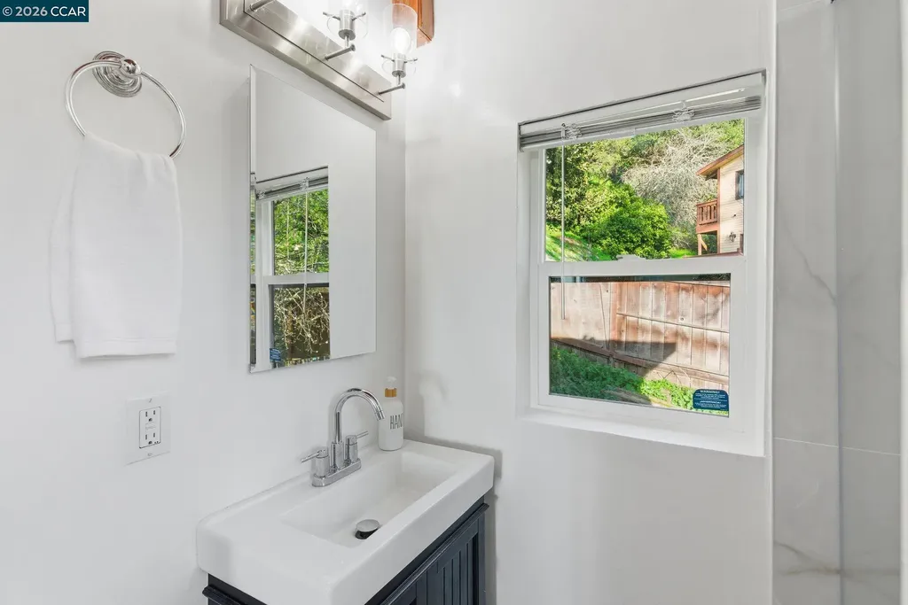 3382 Dwight Way Berkeley CA 94704