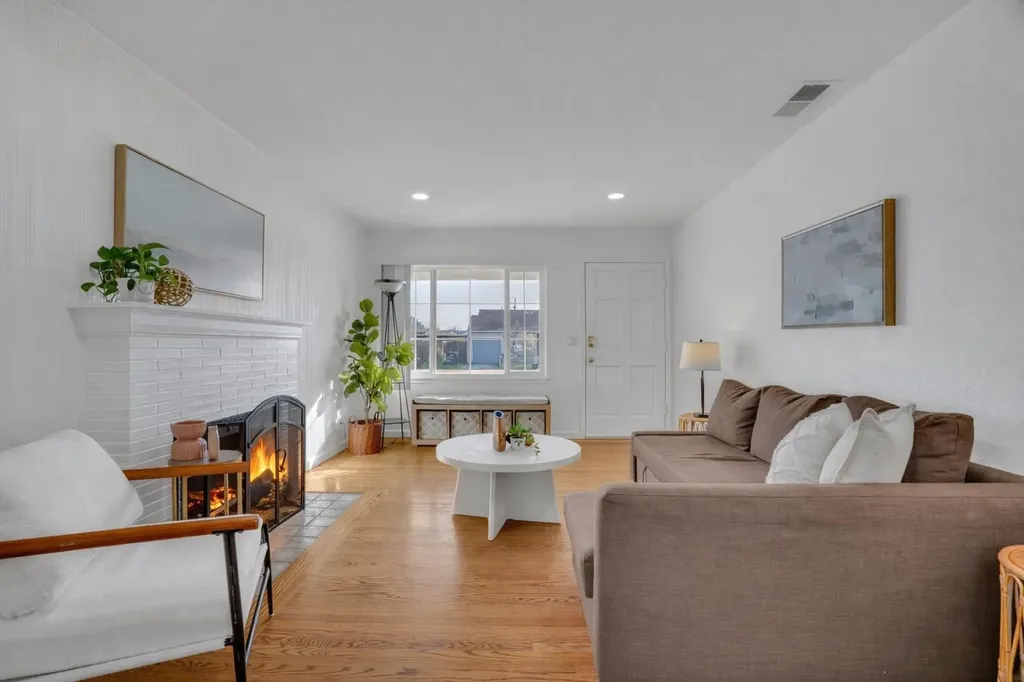 1024 Locust Street Livermore CA 94551