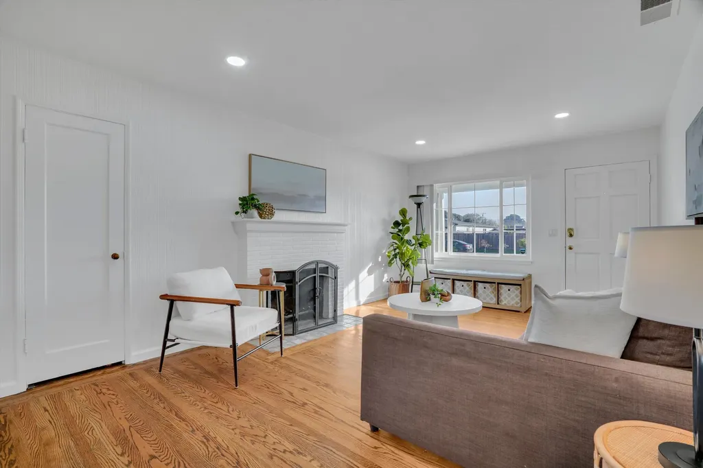 1024 Locust Street Livermore CA 94551