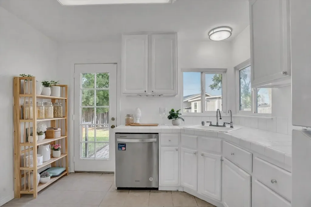 1024 Locust Street Livermore CA 94551