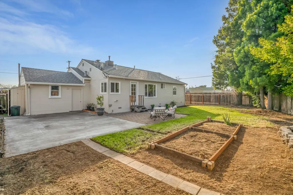 1024 Locust Street Livermore CA 94551