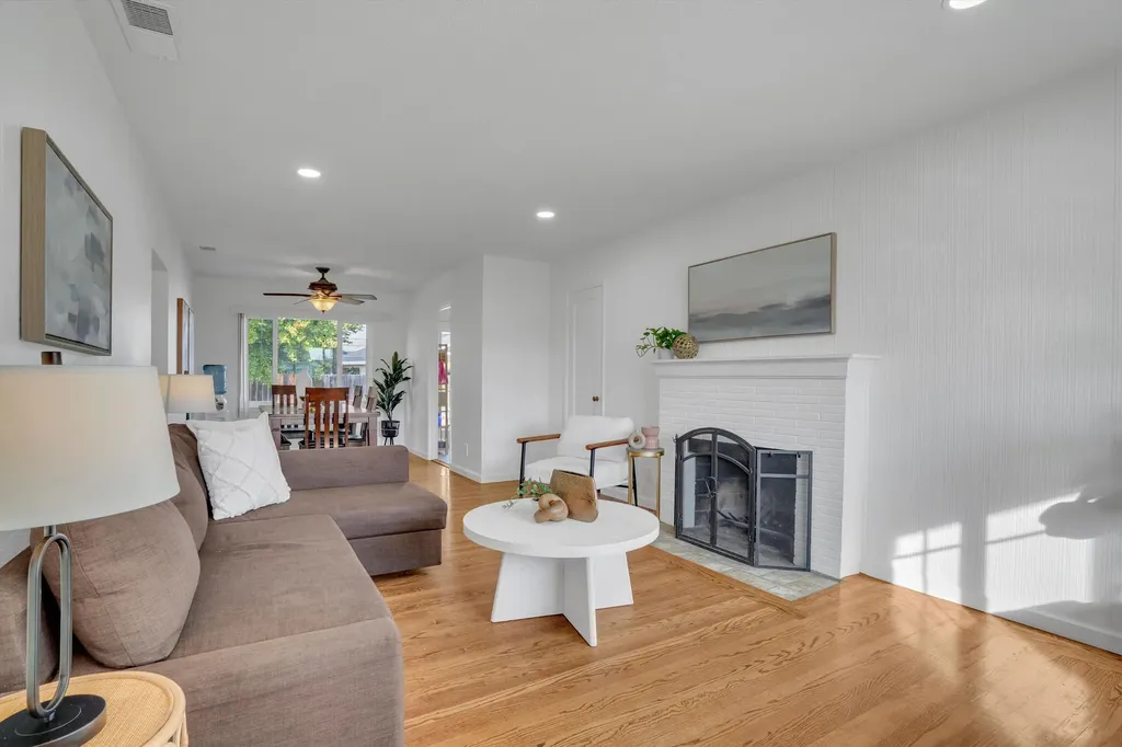 1024 Locust Street Livermore CA 94551