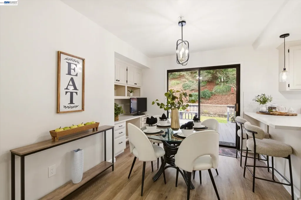 28 Harrington Road Moraga CA 94556