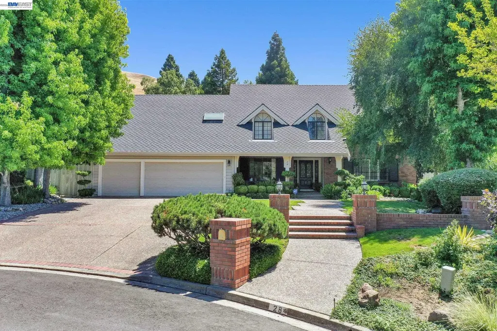 28 Harrington Road Moraga CA 94556
