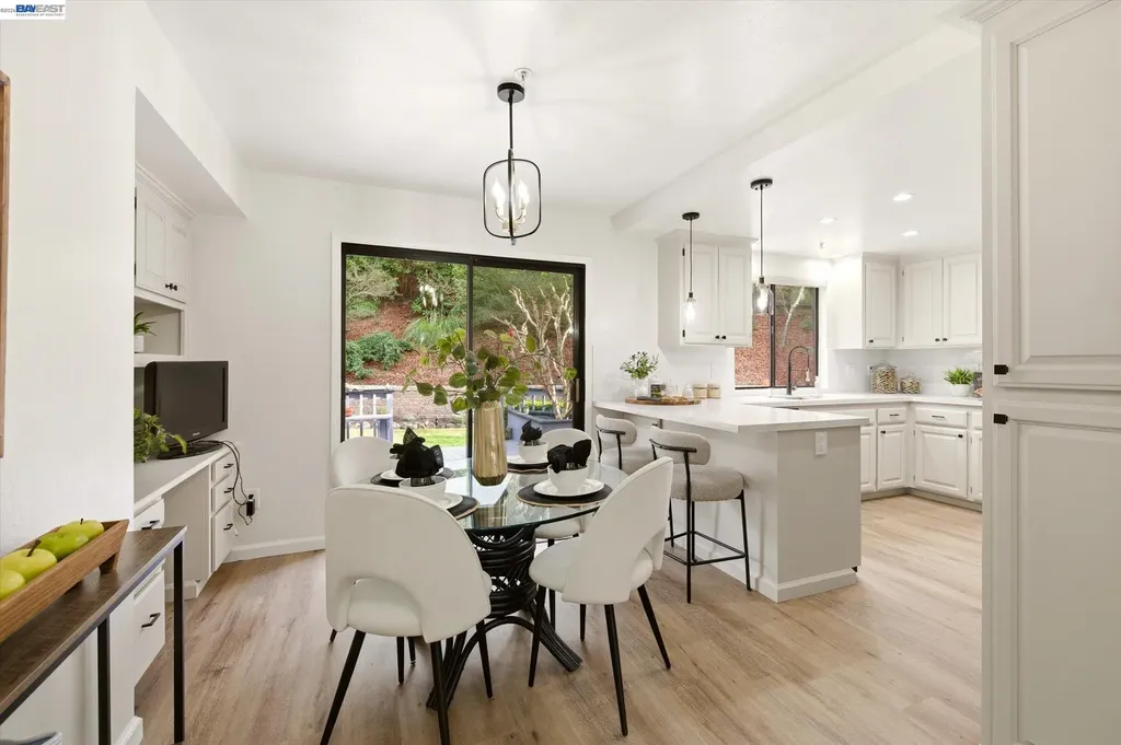 28 Harrington Road Moraga CA 94556