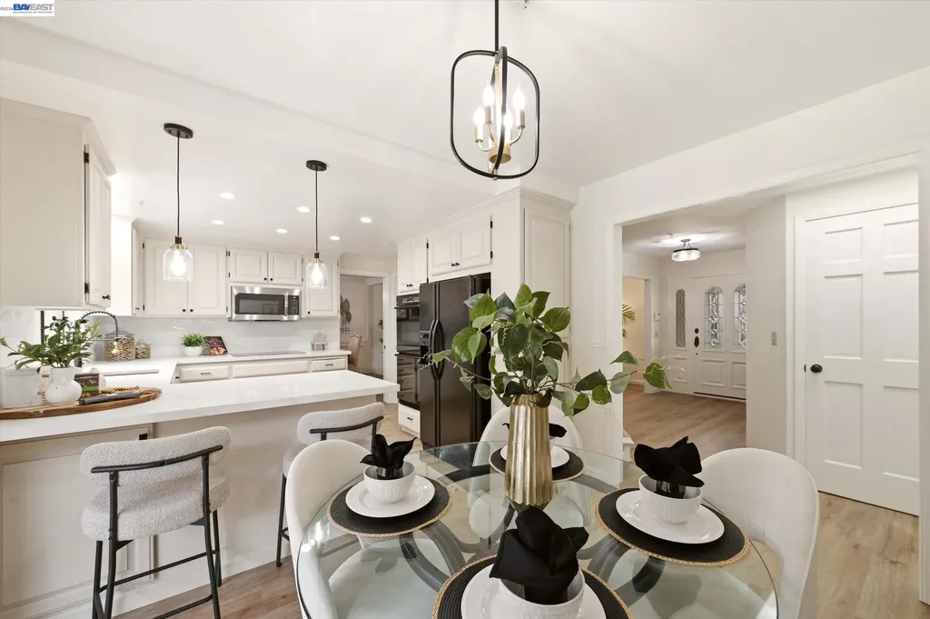 28 Harrington Road Moraga CA 94556