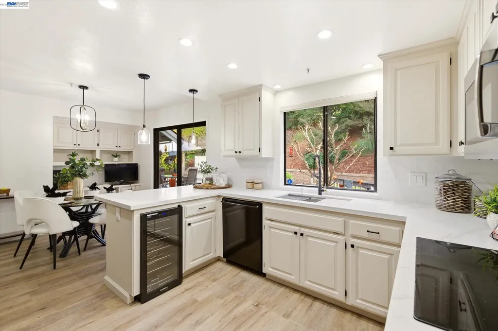 28 Harrington Road Moraga CA 94556