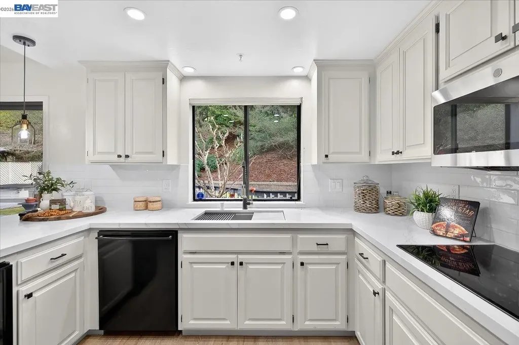 28 Harrington Road Moraga CA 94556