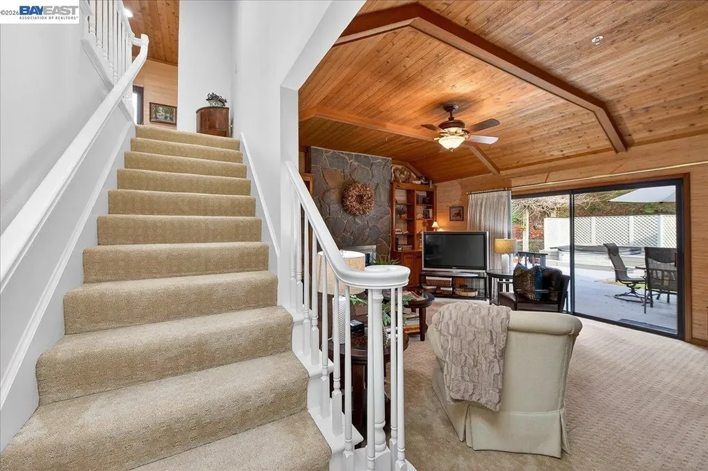 28 Harrington Road Moraga CA 94556