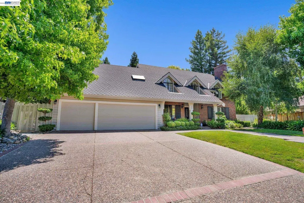 28 Harrington Road Moraga CA 94556