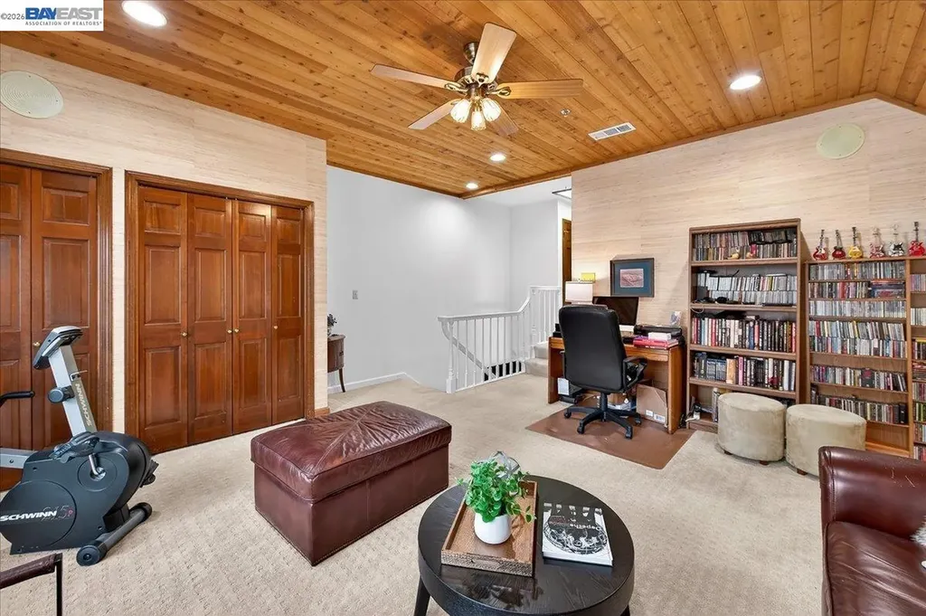 28 Harrington Road Moraga CA 94556