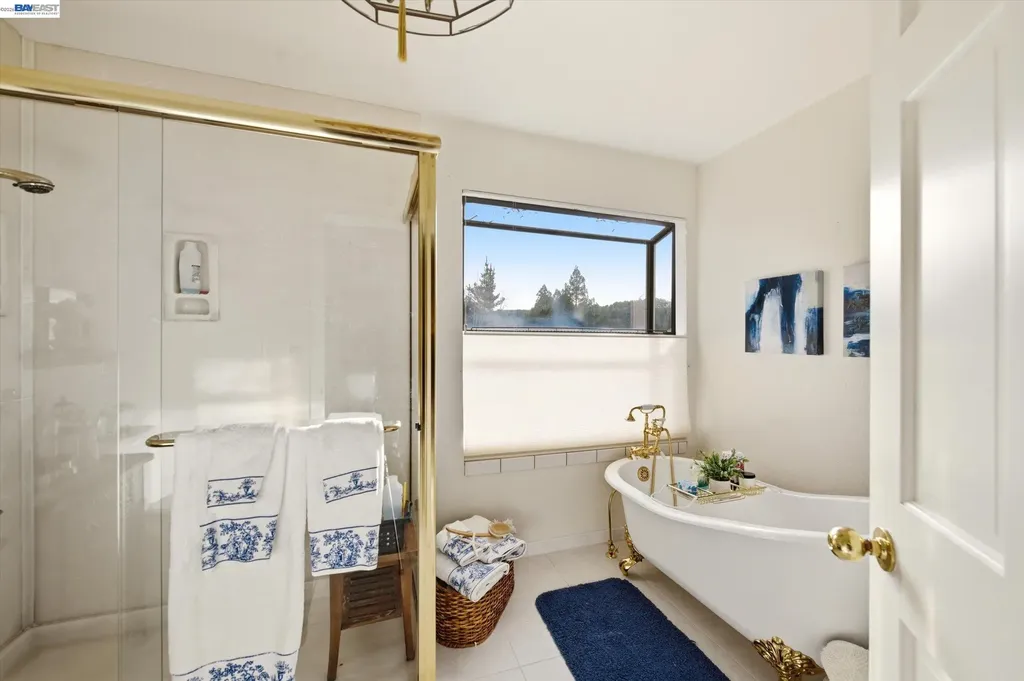 28 Harrington Road Moraga CA 94556