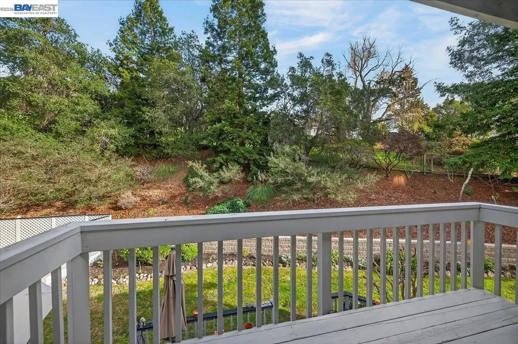 28 Harrington Road Moraga CA 94556