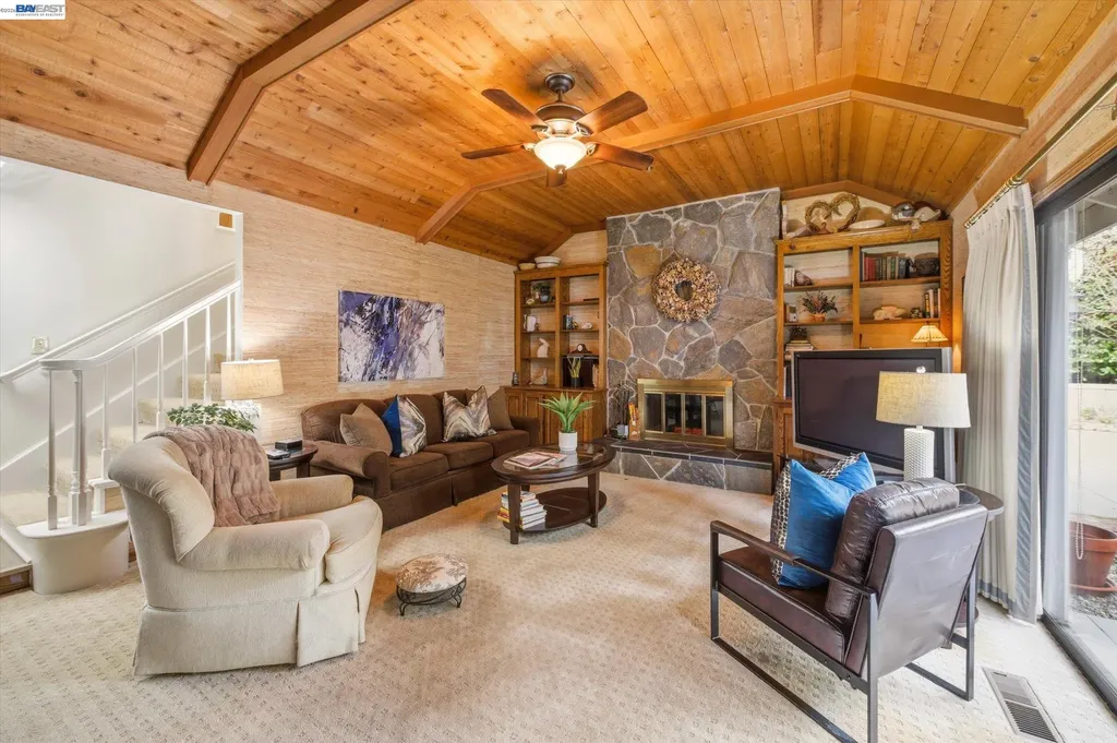 28 Harrington Road Moraga CA 94556