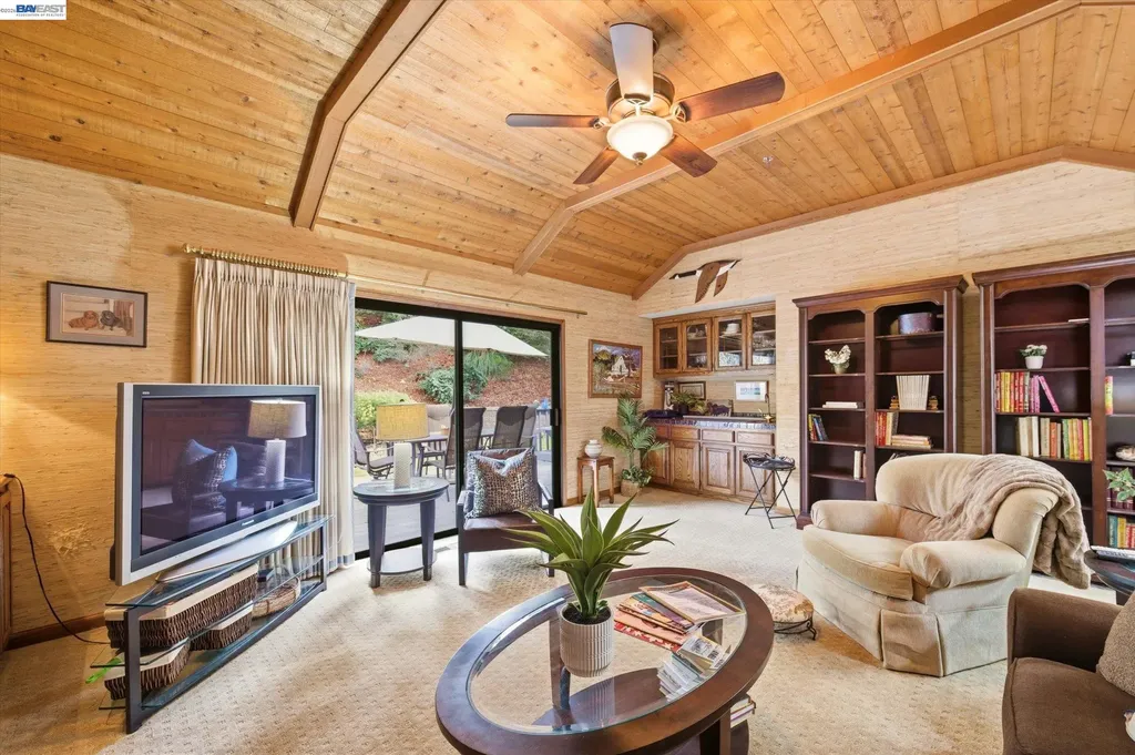 28 Harrington Road Moraga CA 94556