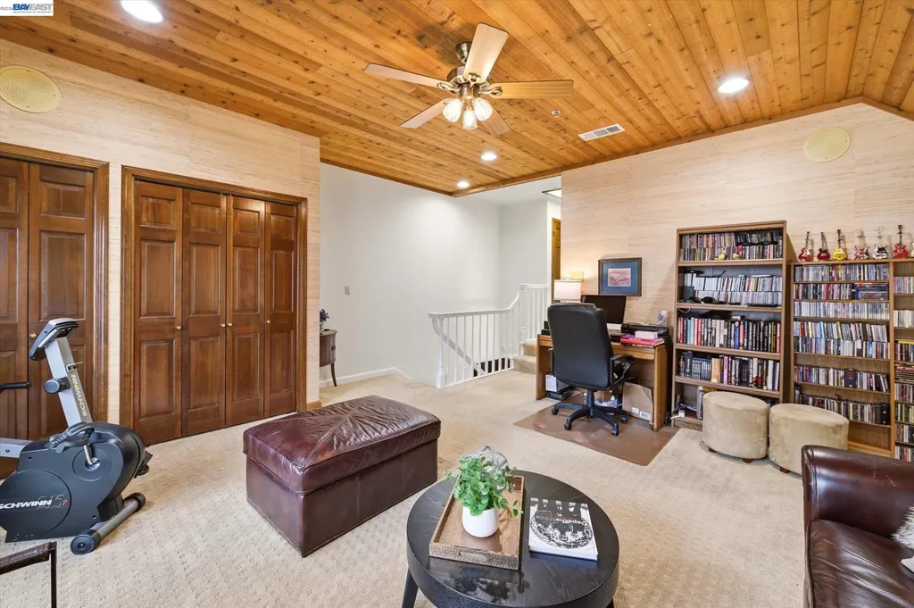 28 Harrington Road Moraga CA 94556