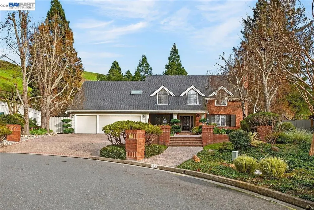 28 Harrington Road Moraga CA 94556