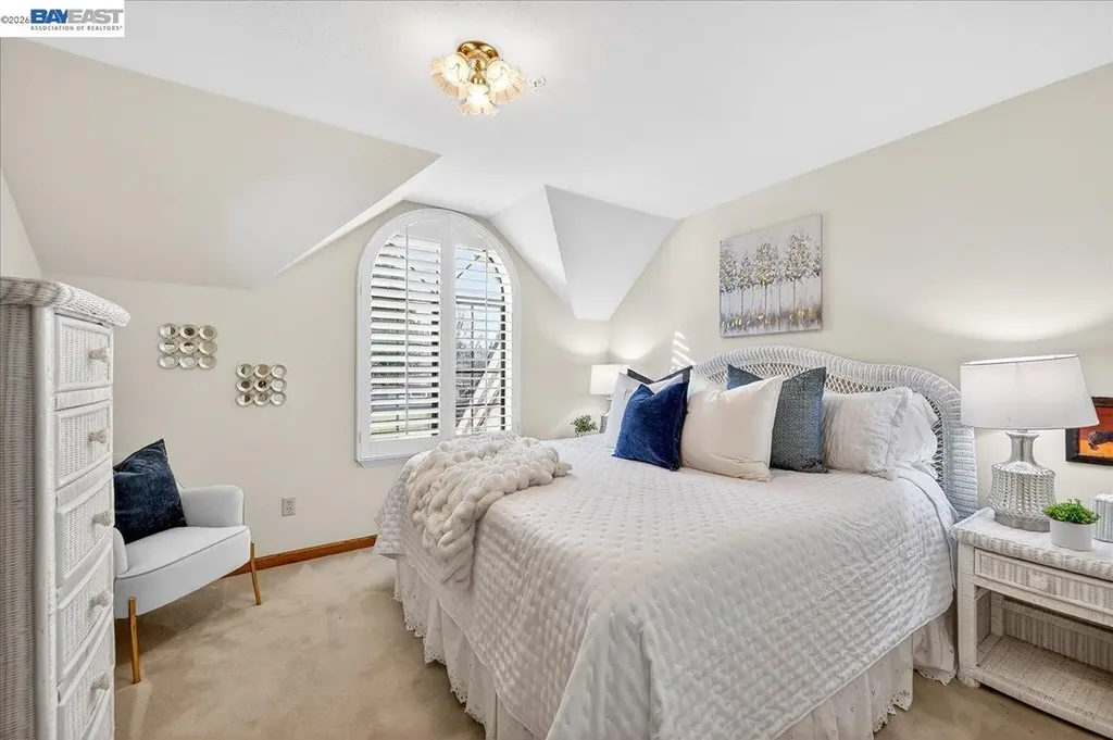 28 Harrington Road Moraga CA 94556