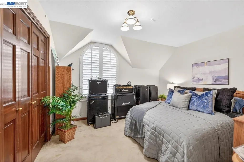 28 Harrington Road Moraga CA 94556