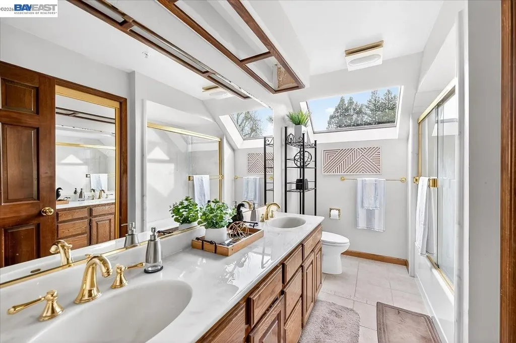 28 Harrington Road Moraga CA 94556