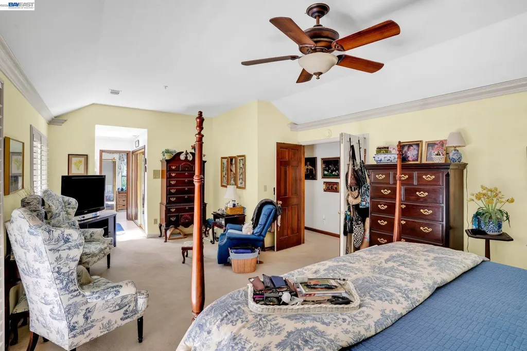 28 Harrington Road Moraga CA 94556