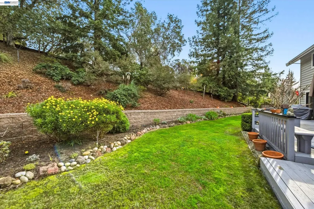 28 Harrington Road Moraga CA 94556