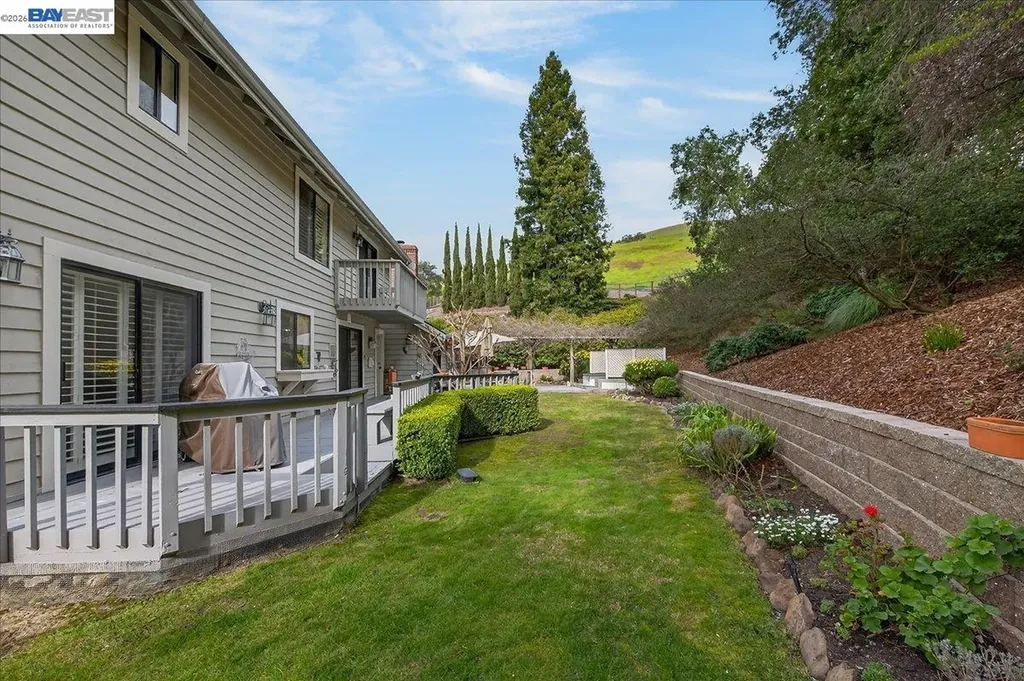 28 Harrington Road Moraga CA 94556