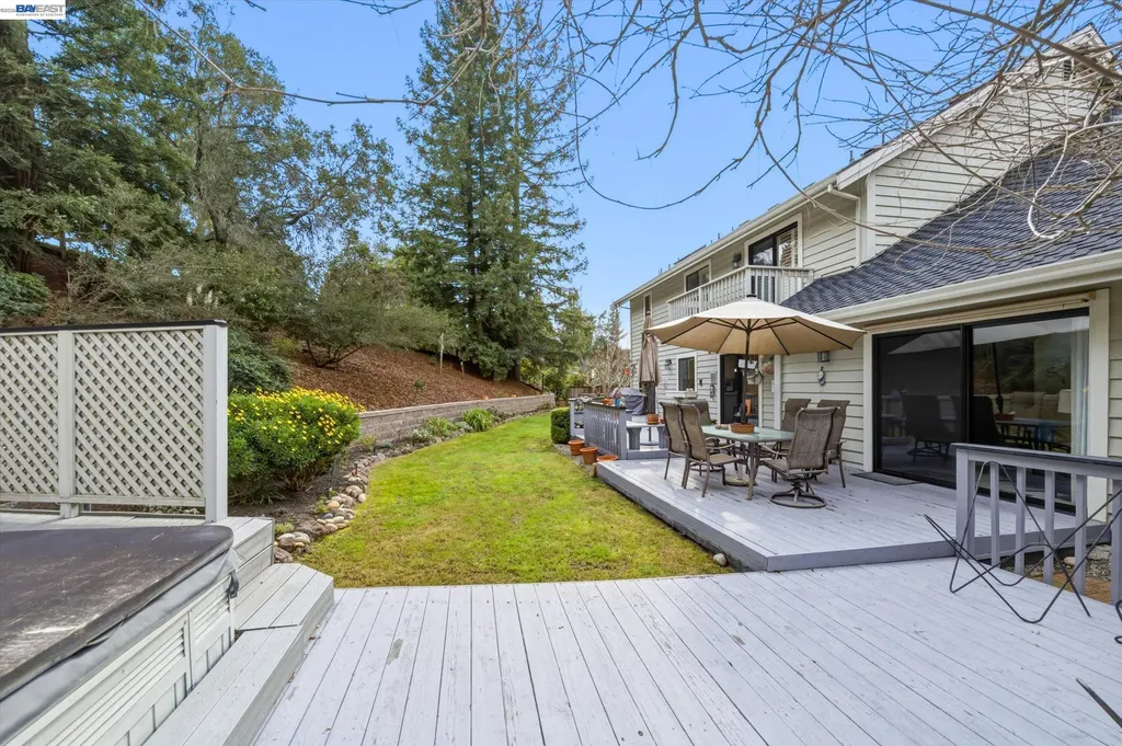 28 Harrington Road Moraga CA 94556
