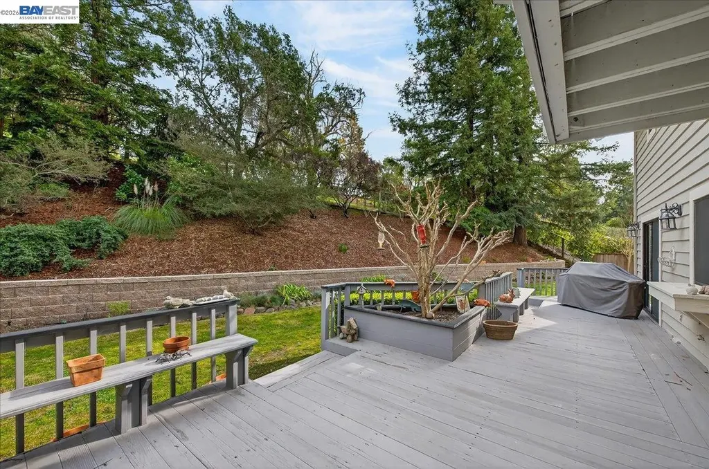 28 Harrington Road Moraga CA 94556