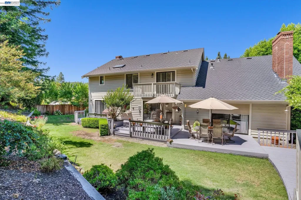 28 Harrington Road Moraga CA 94556