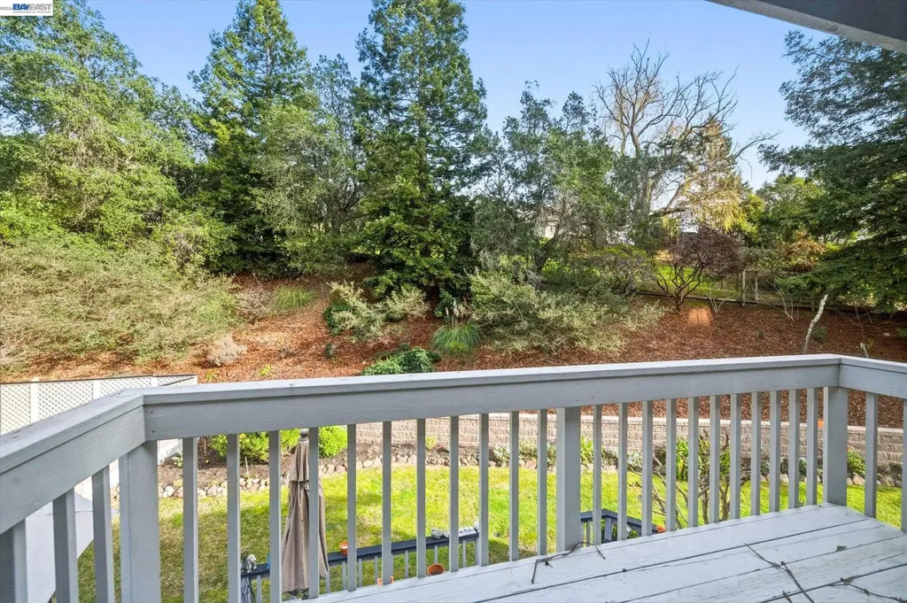 28 Harrington Road Moraga CA 94556